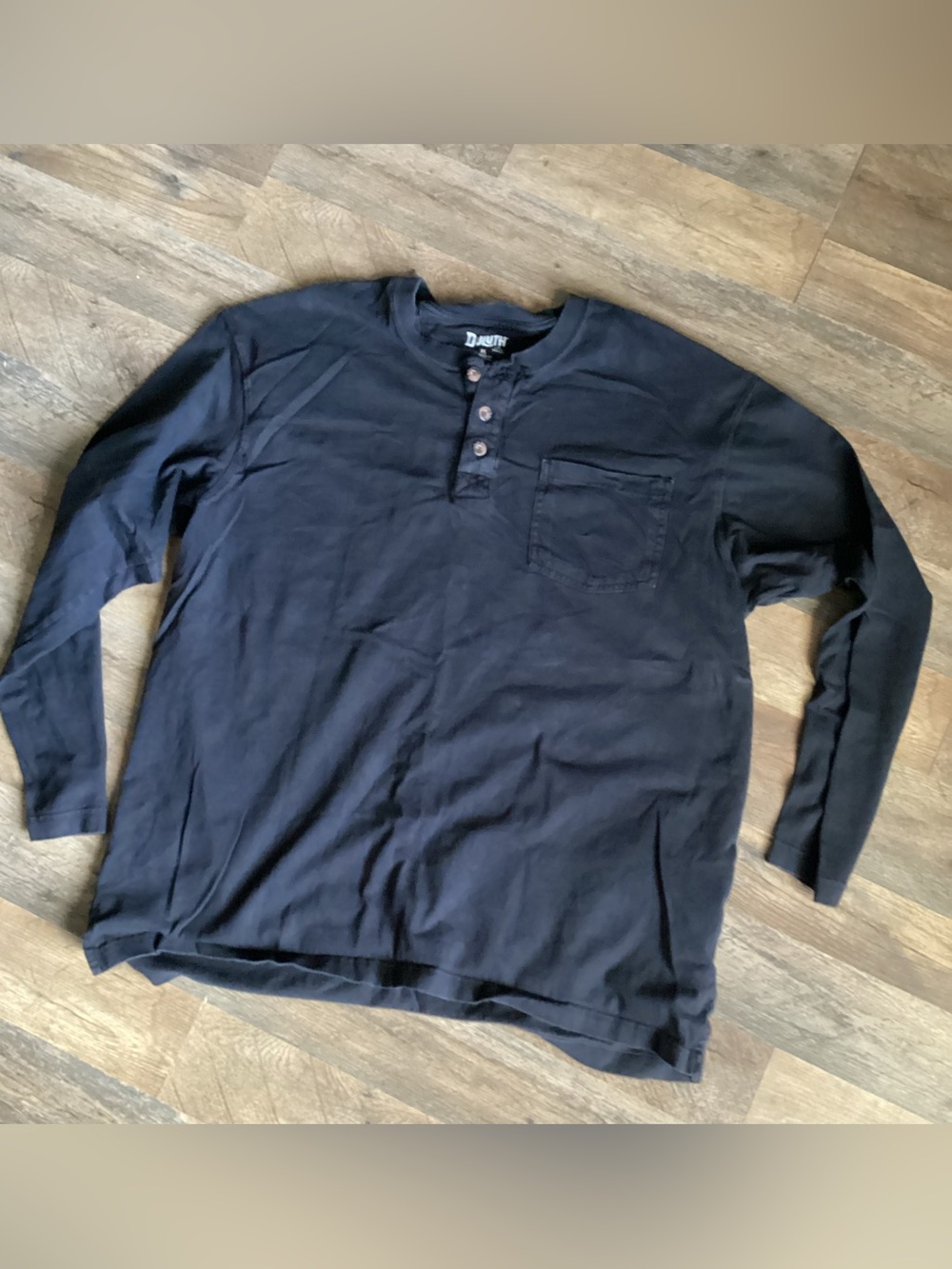 Duluth Trading Co Long-Sleeve Henley with Chest Pocket